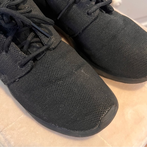 Nike Roshe Running Shoes - Picture 3 of 3